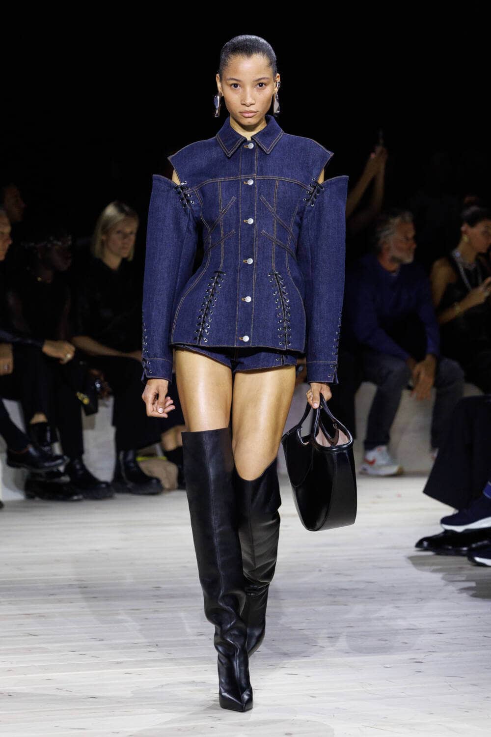 Alexander McQueen: Ready-To-Wear SS24 - 10 Magazine
